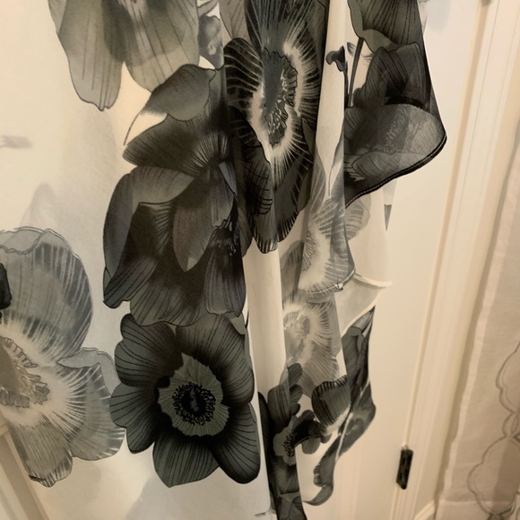 Donna Morgan Grey Floral dress - Picture 4 of 5